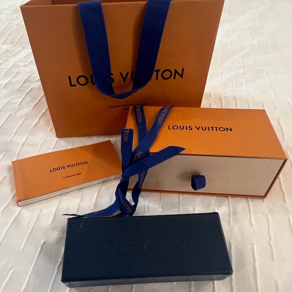 LOUIS VUITTON La Boum Canvas Sunglasses - Picture 9 of 11